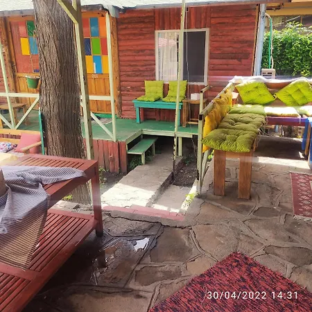 Bed & Breakfast Tuana Garden Side