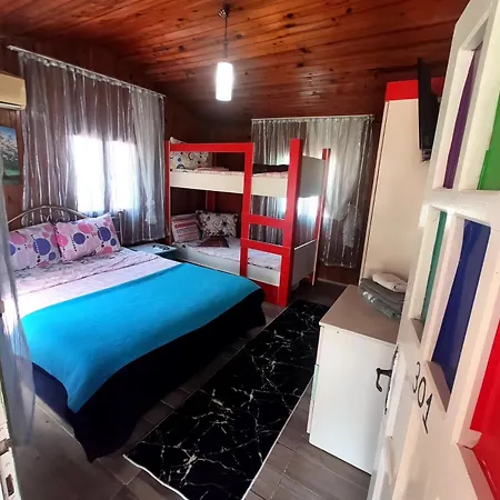 Tuana Garden Bed & Breakfast *