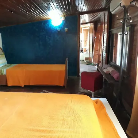 Tuana Garden Bed & Breakfast